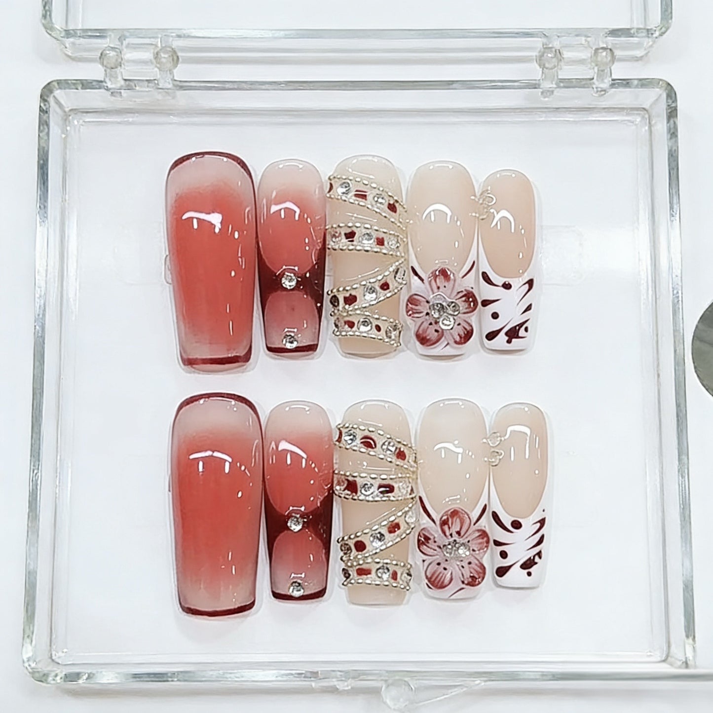Purely handmade European-style hand-painted decorative French rectangular fashion nail cover B465 - Enhances your complexion and is a beautiful nail sticker.