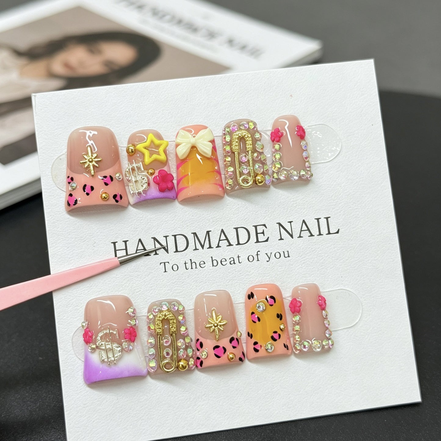 Colorful leopard print is selling well. Light and fresh candy colors. Colorful French-style manicure. Wearable nail extensions. Nail stickers.