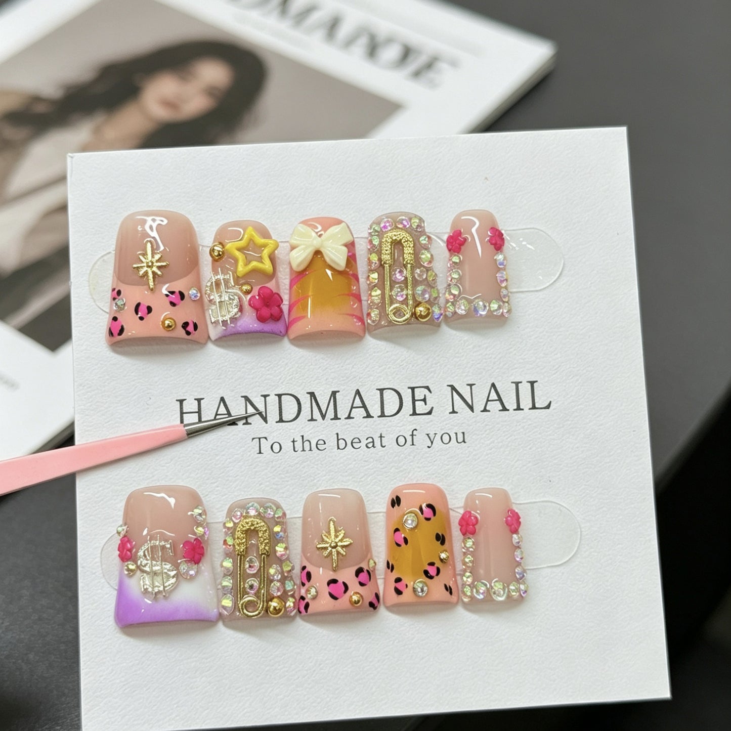 Colorful leopard print is selling well. Light and fresh candy colors. Colorful French-style manicure. Wearable nail extensions. Nail stickers.